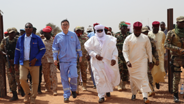 尼日爾石油部部長到尼貝項(xiàng)目視察工作